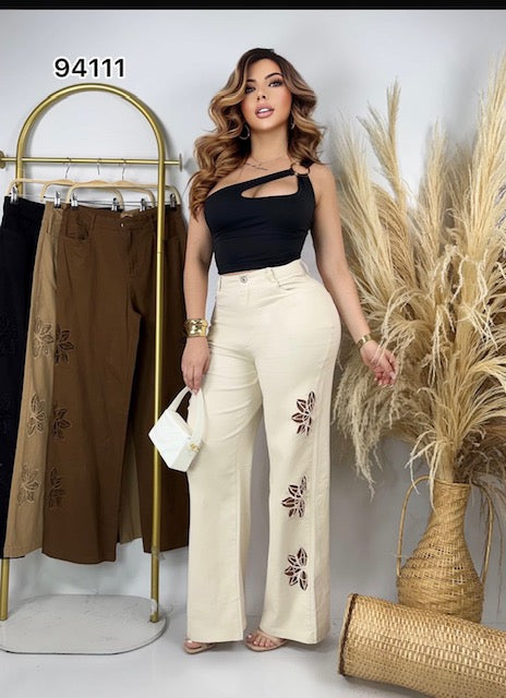 Pantalon Palazzo con mariposas bordadas